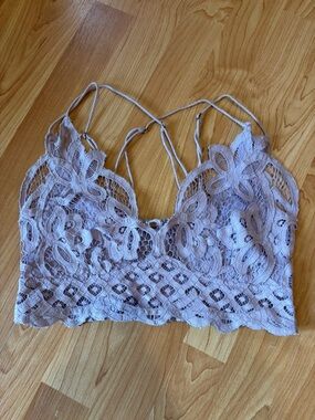 Anemone Lace Bralette in Light Lavender